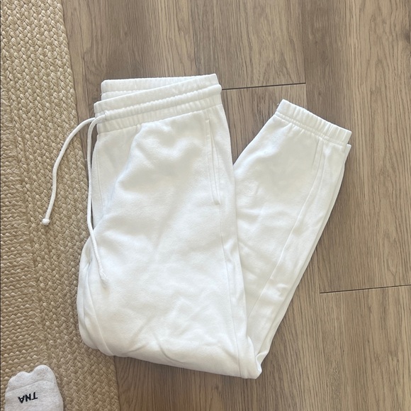 TNA Pants - Aritzia White Jogger Pants